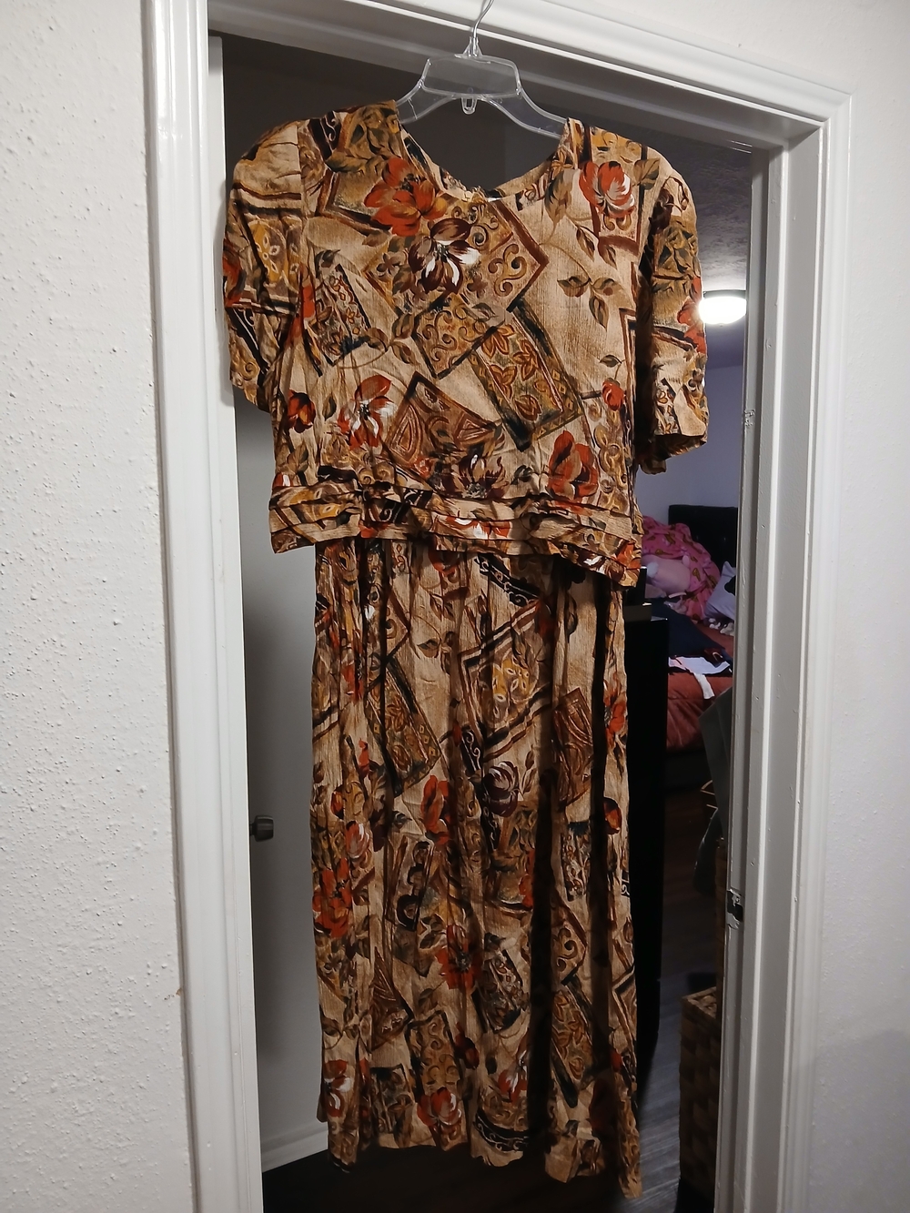 Halmode Petites Tan Floral Print Midi Dress